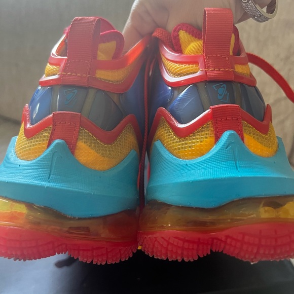 Nike
LeBron Xix "Space Jam - Tune Squad" sneakers - Picture 5 of 8